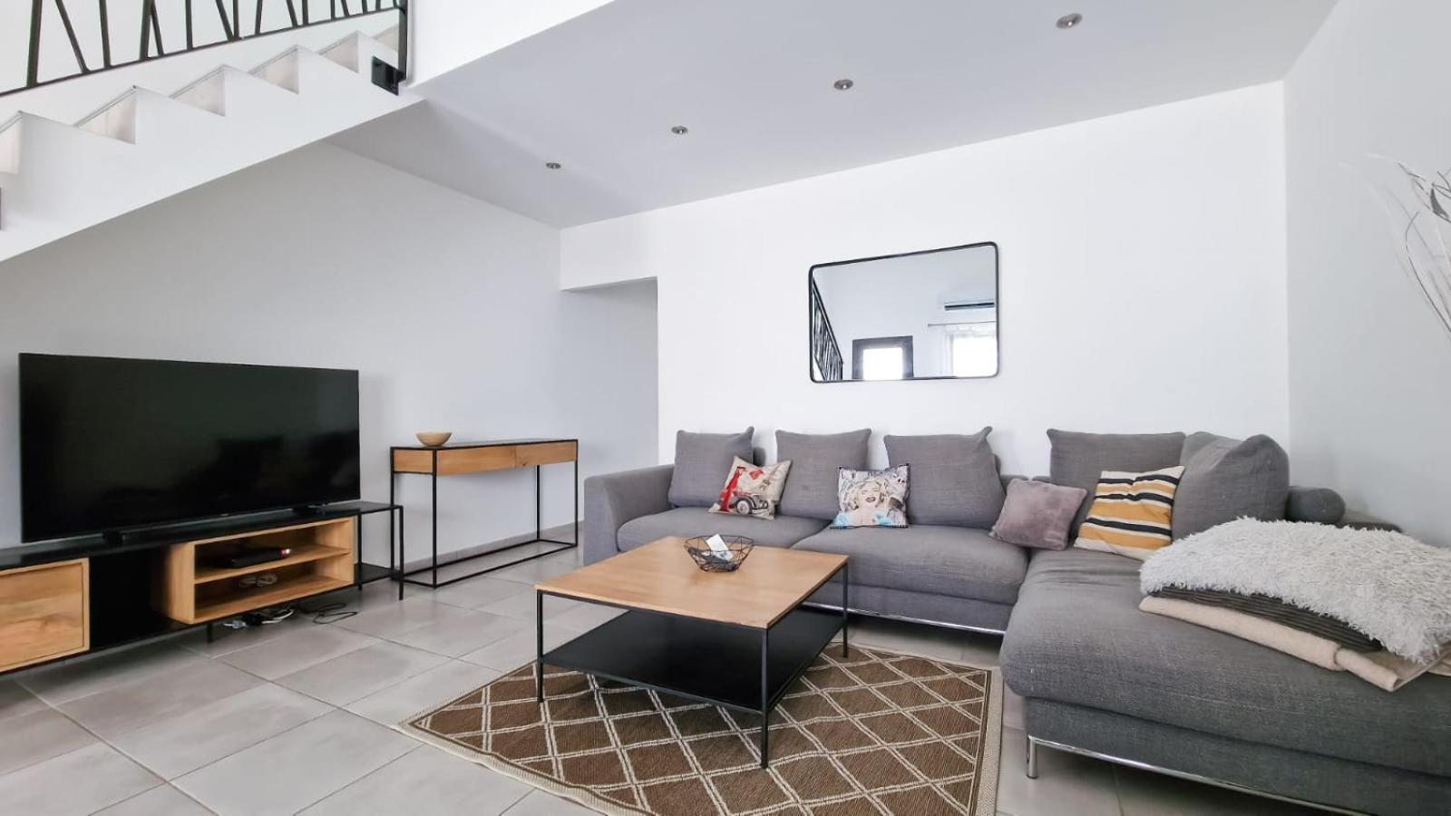 Appartement Plein Centre Bernis エクステリア 写真